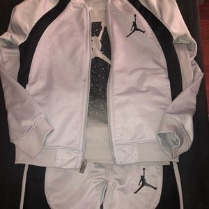 Nike Jumpsuit Size 5/6 year old